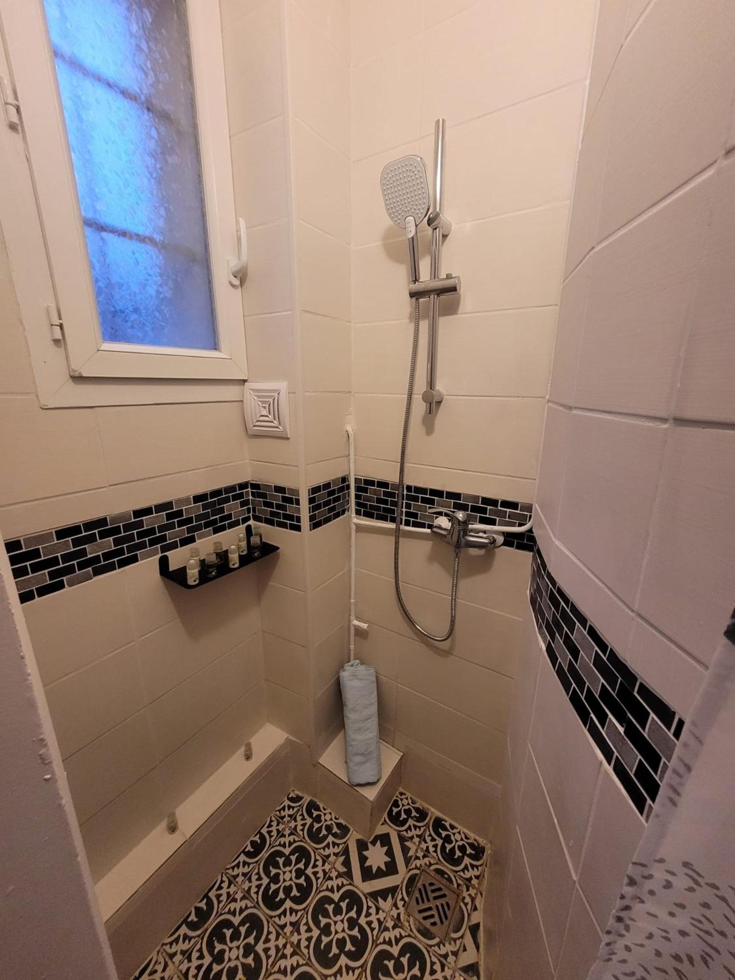 Charmant Appartement Pres De Montmartre 2 Paris Bagian luar foto
