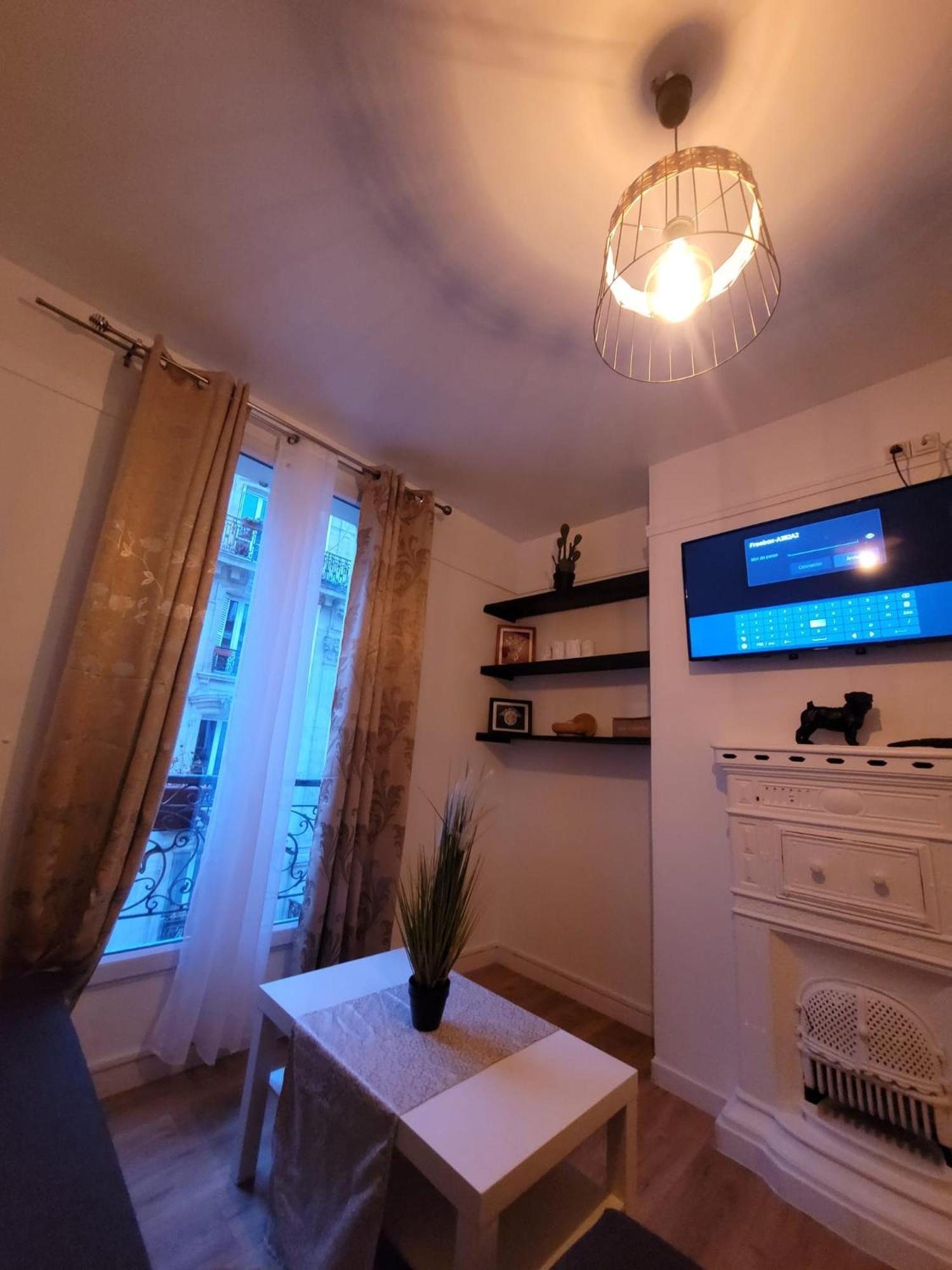 Charmant Appartement Pres De Montmartre 2 Paris Bagian luar foto